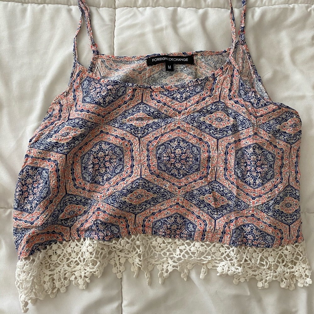 Pattern Crop Top - Picture 2 of 3